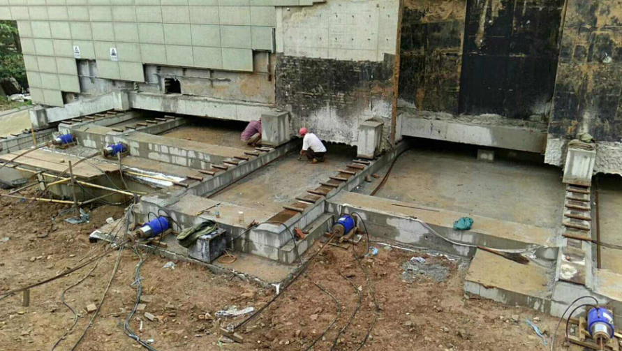 房屋糾偏施工現場 房屋糾偏施工現場