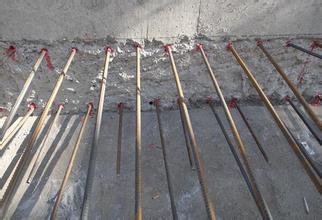 老師傅透露：植筋膠加固，為什么要一邊旋轉一邊植入鋼筋？